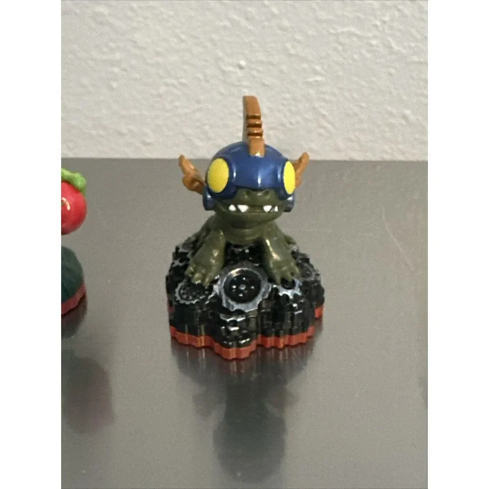 N/A random skylander